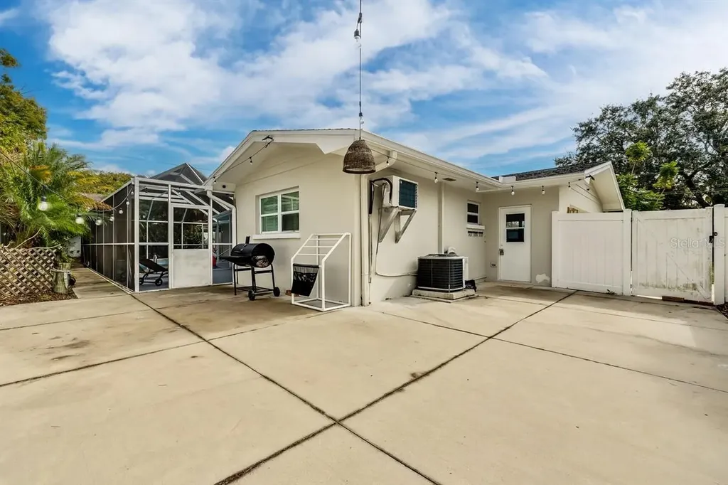 1720 Penny Lane Clearwater FL 33756