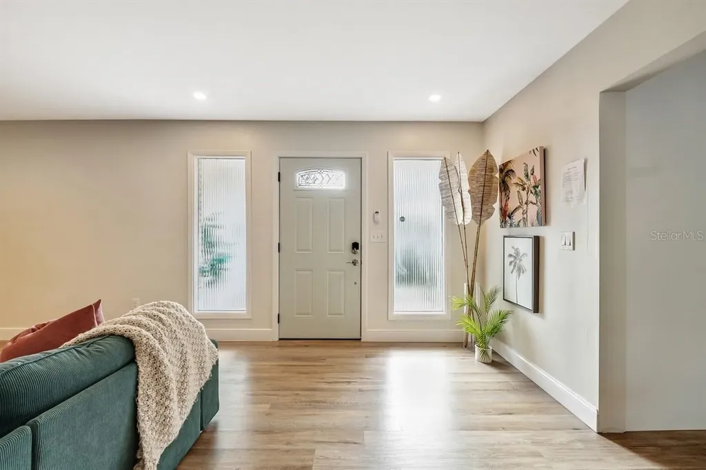 1720 Penny Lane Clearwater FL 33756