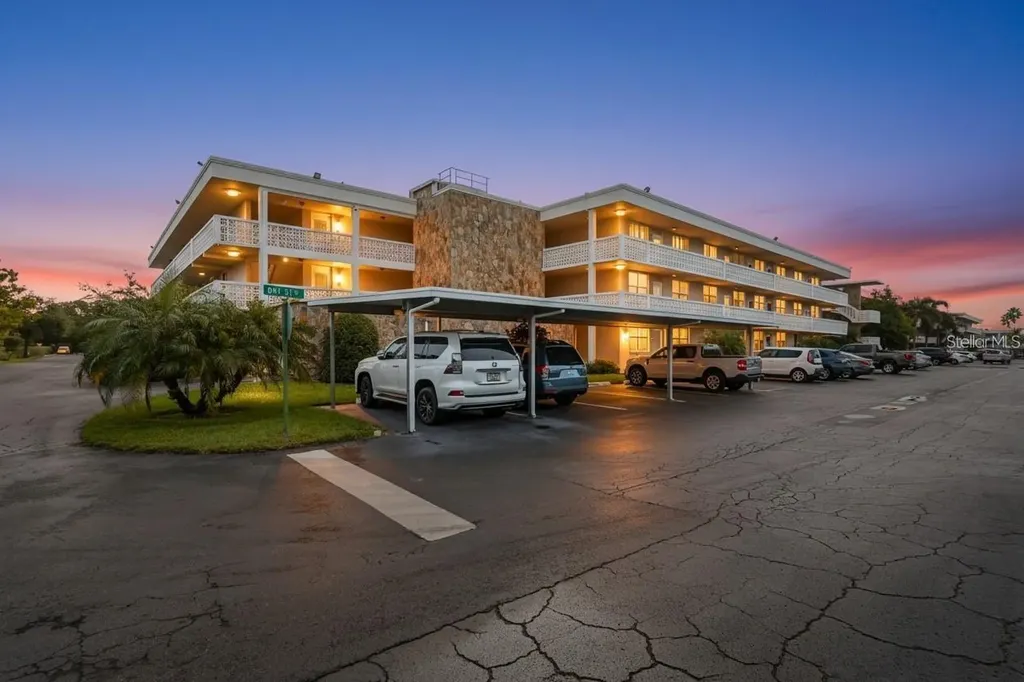 5095 Bay Street NE St Petersburg FL 33701
