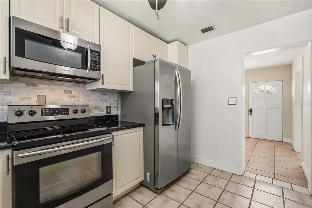 2515 Laura Place Orlando FL 32803