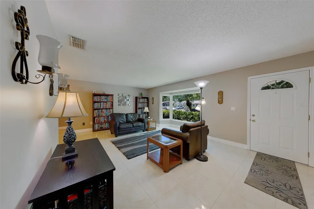 9628 122nd Way Seminole FL 33772