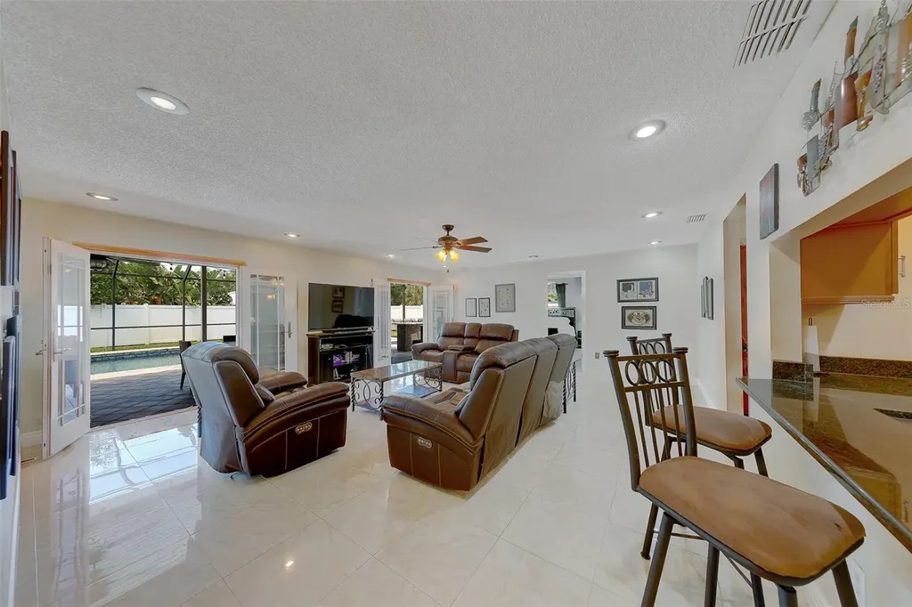 9628 122nd Way Seminole FL 33772