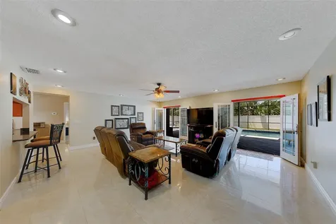9628 122nd Way Seminole FL 33772