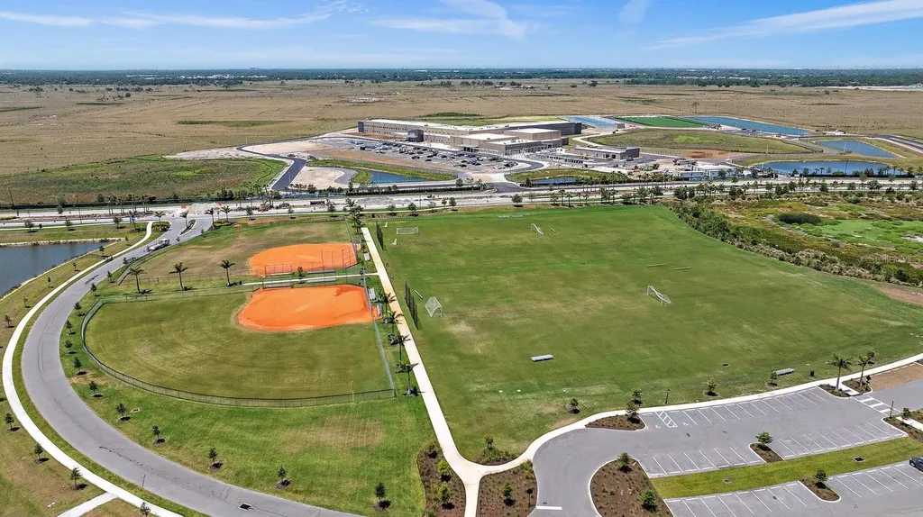 9085 Luna Lane Sarasota FL 34241