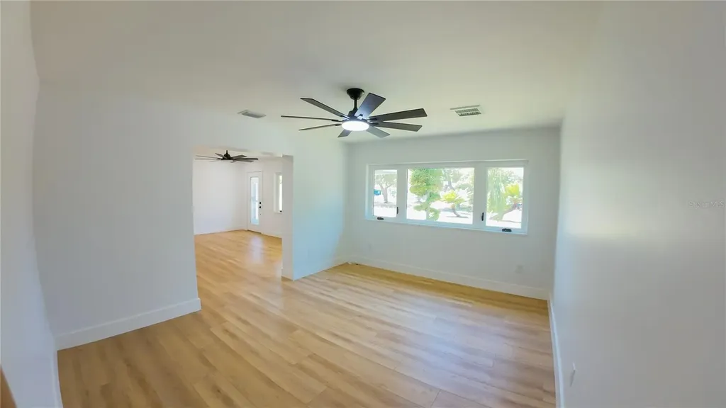 936 Alcazar Way S St Petersburg FL 33705