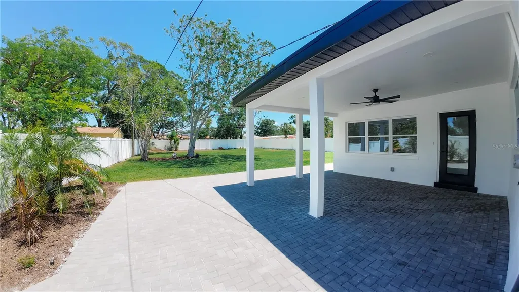 936 Alcazar Way S St Petersburg FL 33705