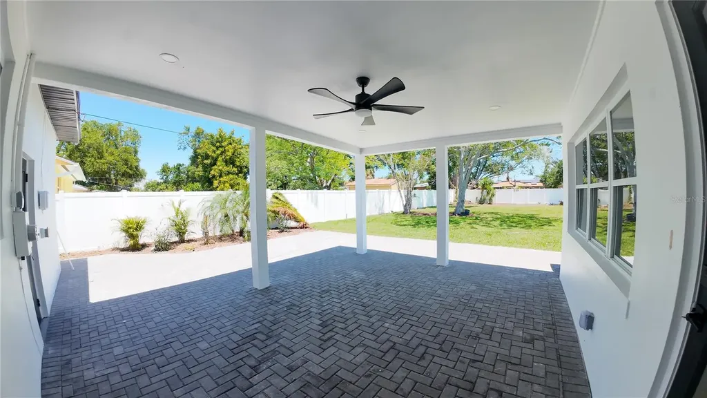 936 Alcazar Way S St Petersburg FL 33705