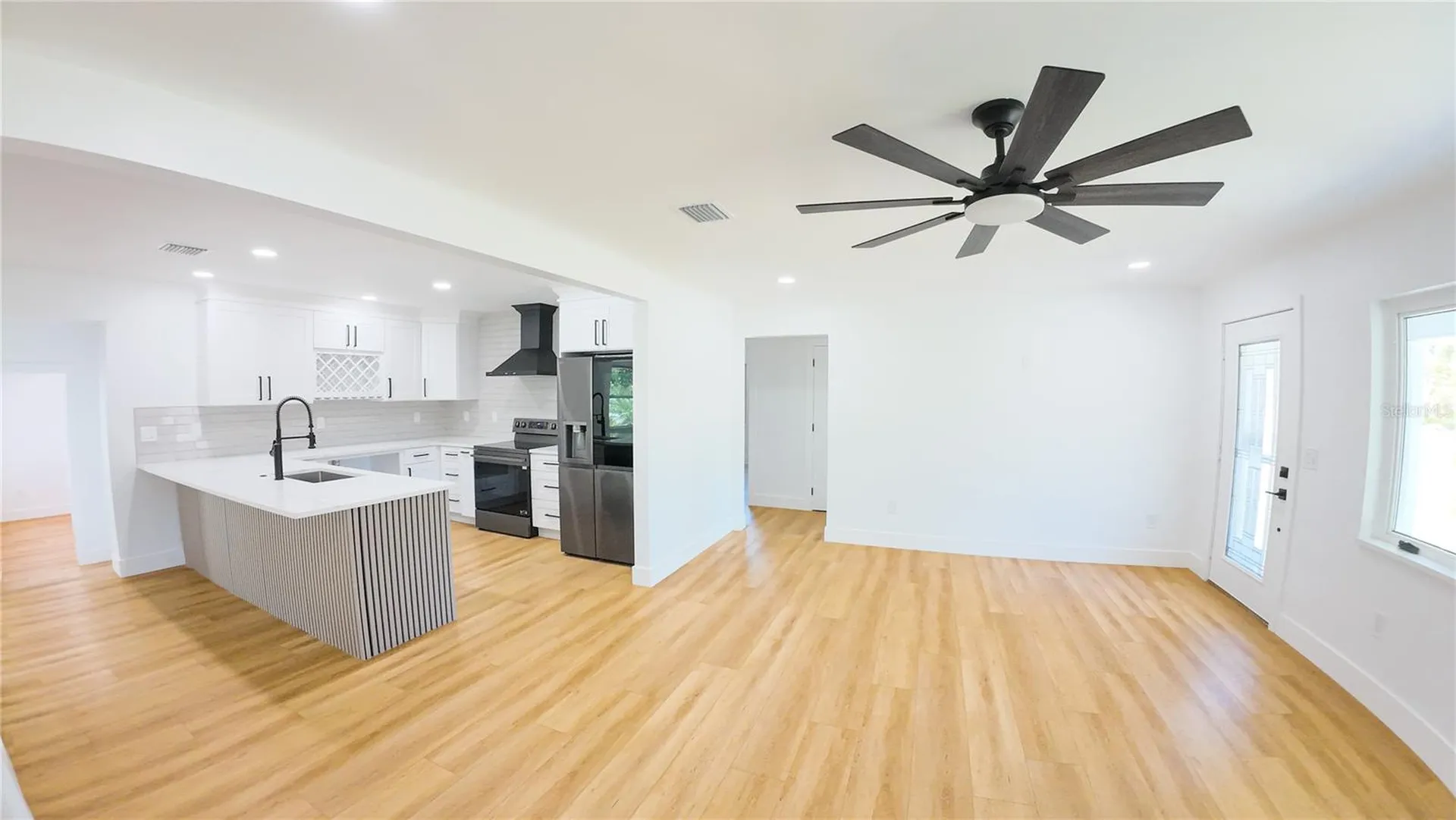 936 Alcazar Way S St Petersburg FL 33705