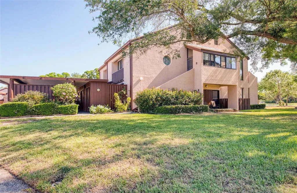 6305 Pelican Creek Crossing St Petersburg FL 33707