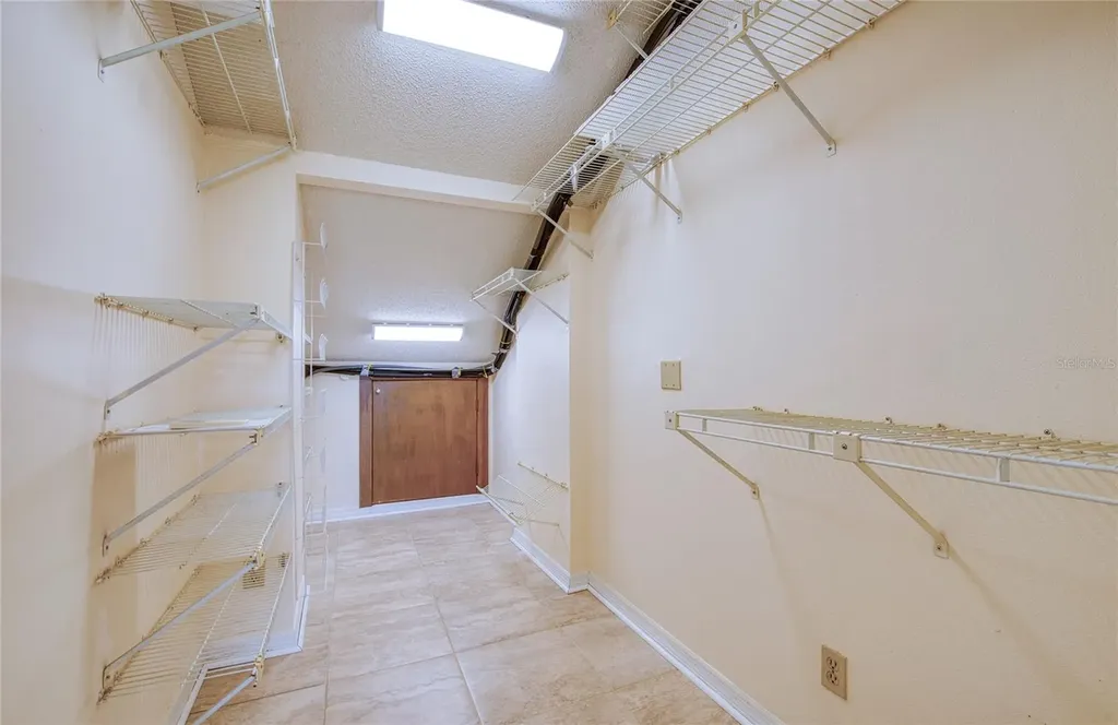 6305 Pelican Creek Crossing St Petersburg FL 33707