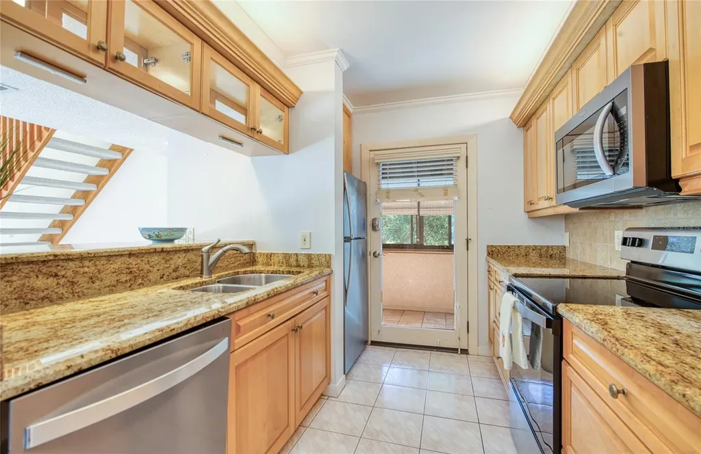 6305 Pelican Creek Crossing St Petersburg FL 33707