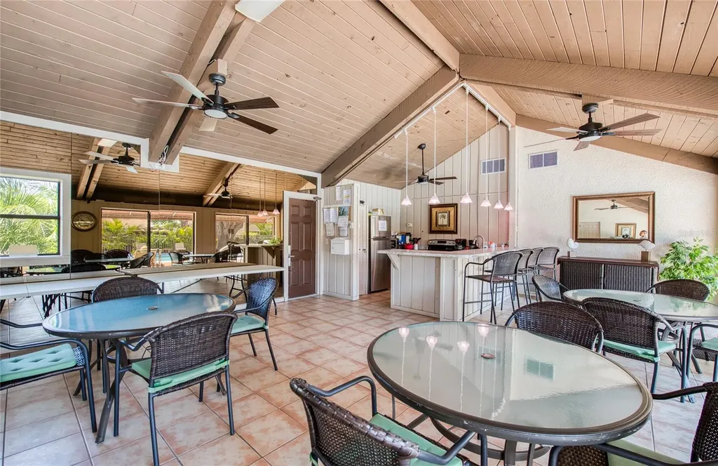 6305 Pelican Creek Crossing St Petersburg FL 33707