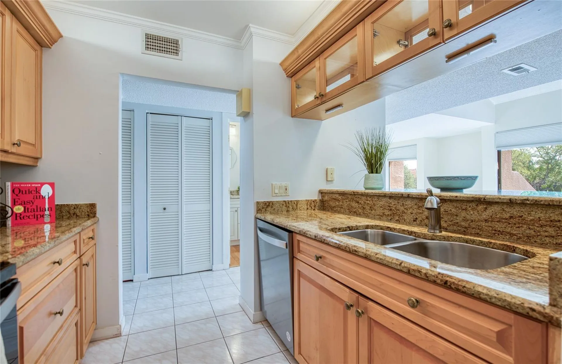 6305 Pelican Creek Crossing St Petersburg FL 33707