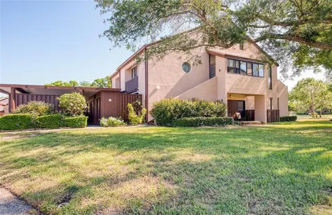 6305 Pelican Creek Crossing St Petersburg FL 33707