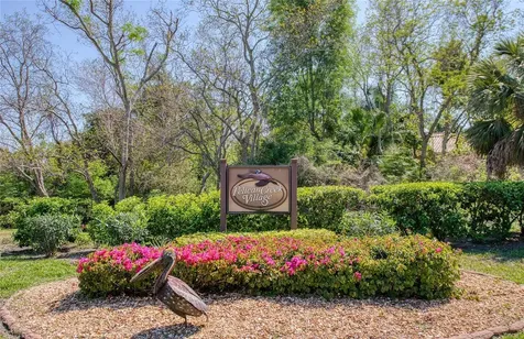 6305 Pelican Creek Crossing St Petersburg FL 33707