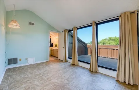 6305 Pelican Creek Crossing St Petersburg FL 33707