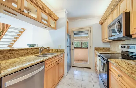 6305 Pelican Creek Crossing St Petersburg FL 33707