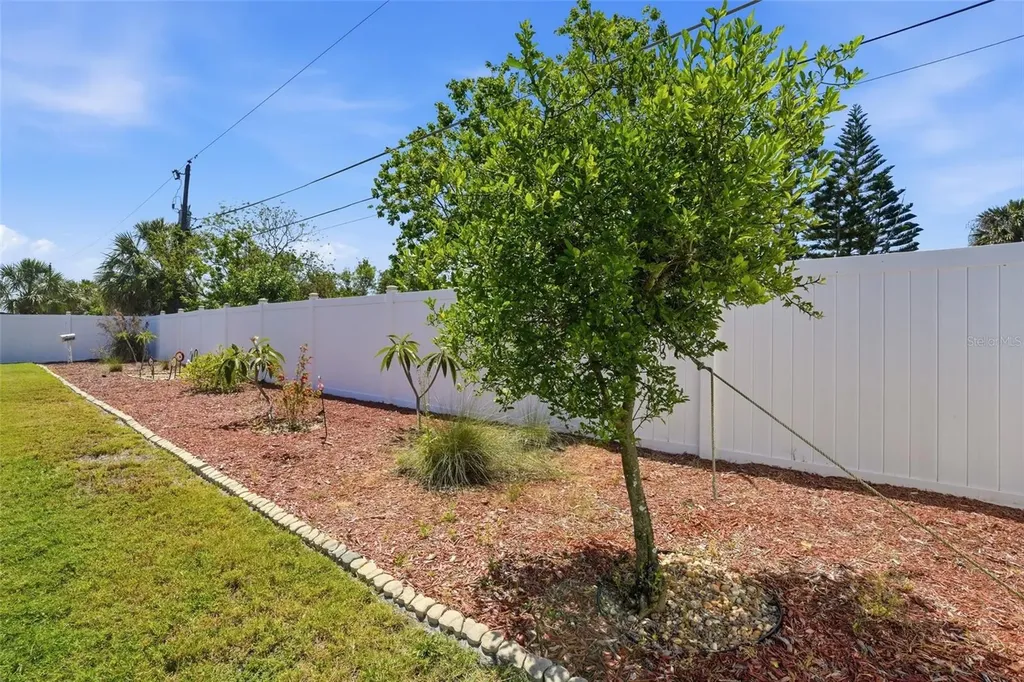 18319 Arapahoe Circle Port Charlotte FL 33948