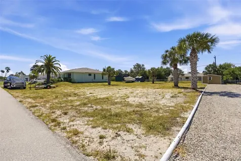 18319 Arapahoe Circle Port Charlotte FL 33948