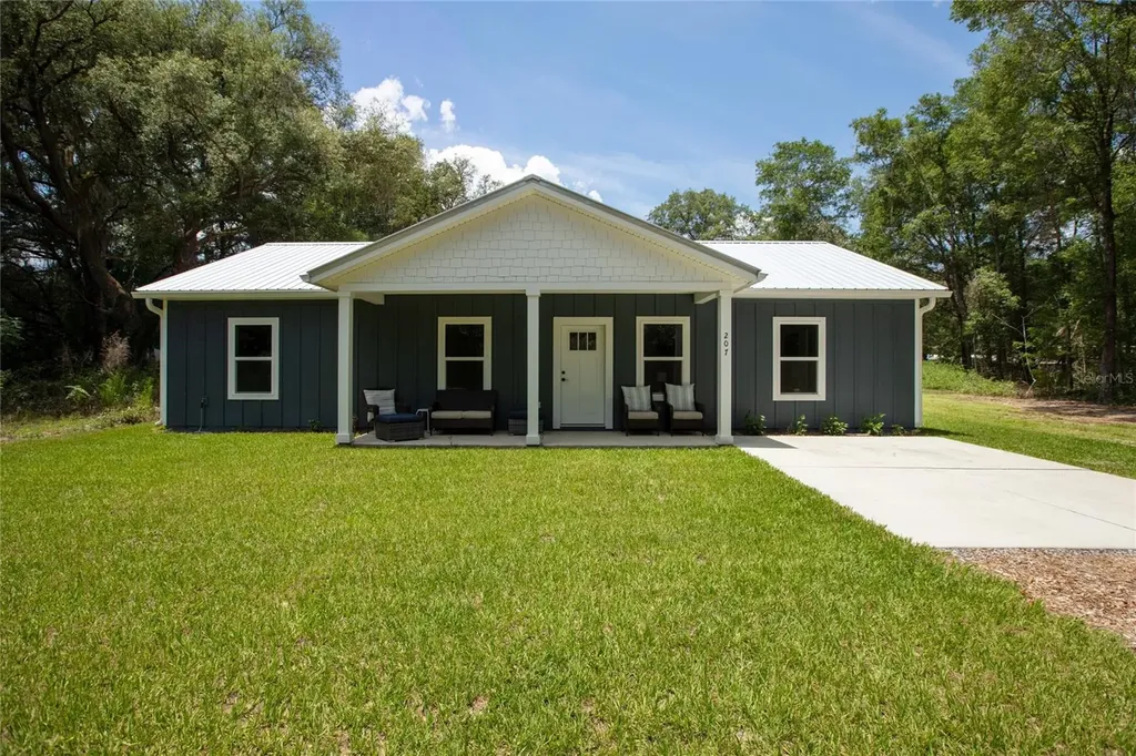 207 N Palmetto Avenue Florahome FL 32140