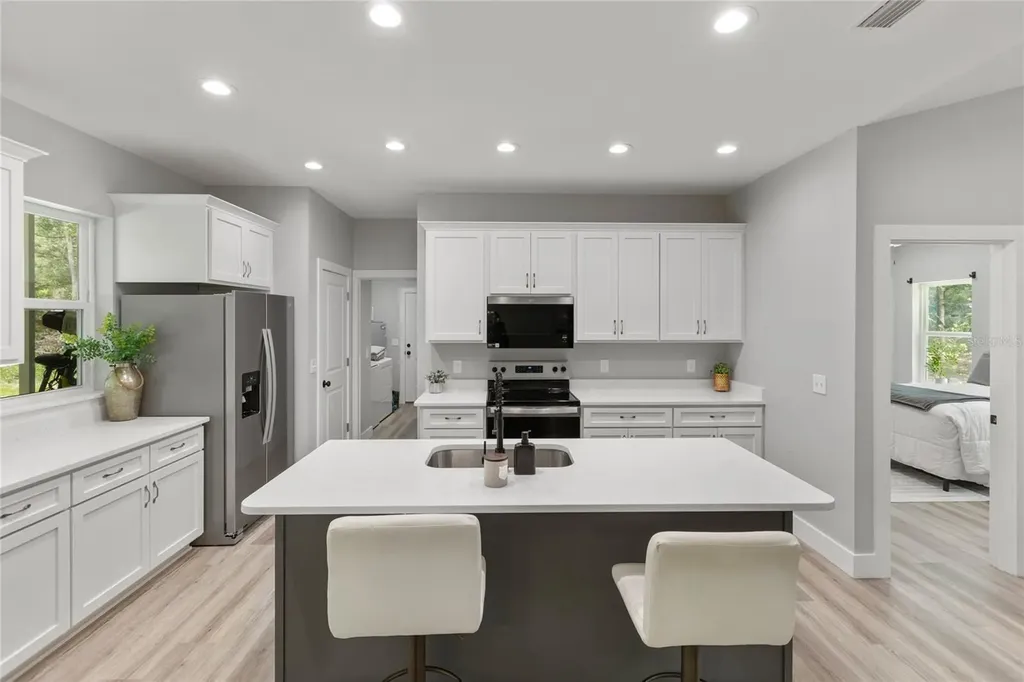 207 N Palmetto Avenue Florahome FL 32140