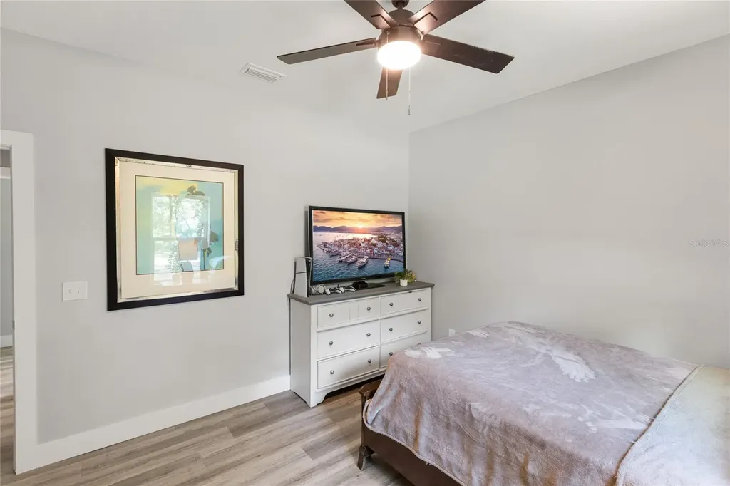 207 N Palmetto Avenue Florahome FL 32140