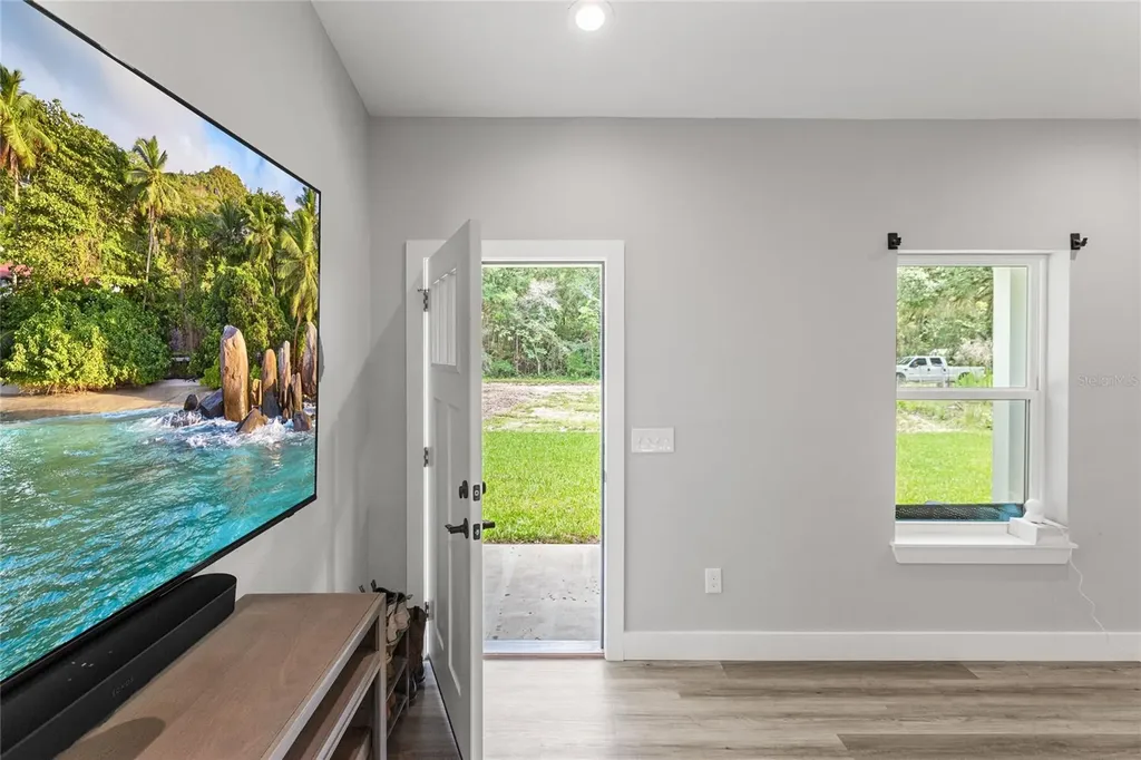 207 N Palmetto Avenue Florahome FL 32140