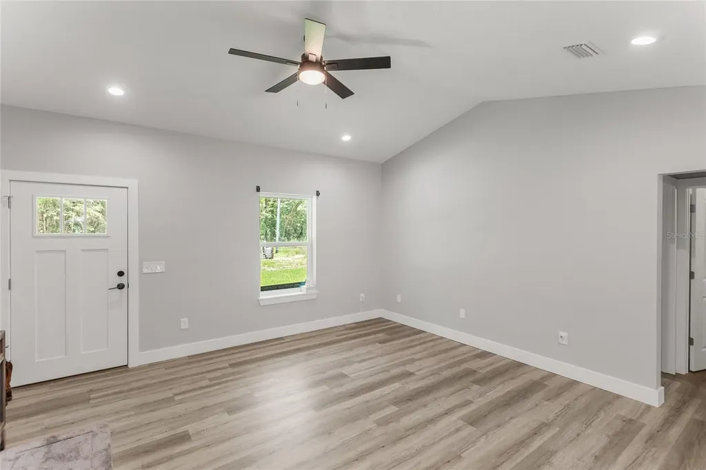 207 N Palmetto Avenue Florahome FL 32140