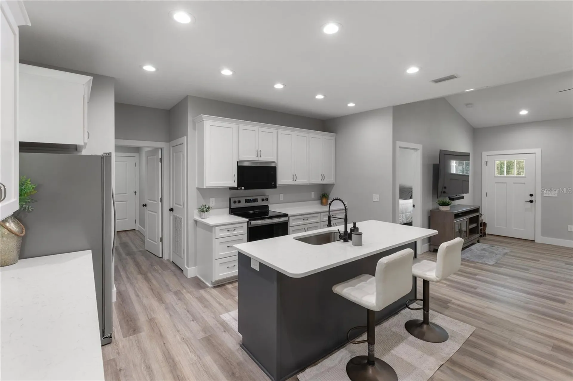 207 N Palmetto Avenue Florahome FL 32140