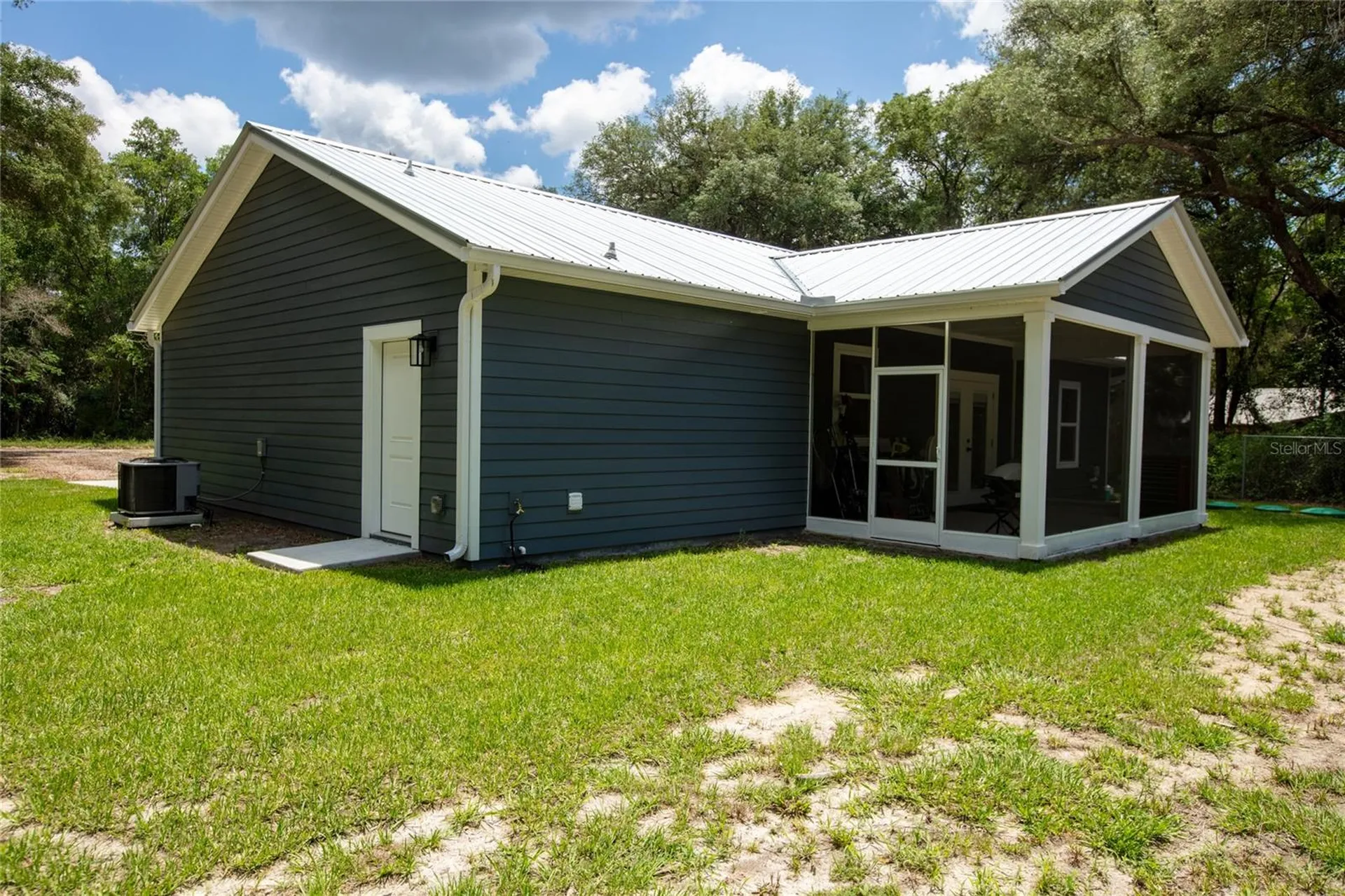 207 N Palmetto Avenue Florahome FL 32140