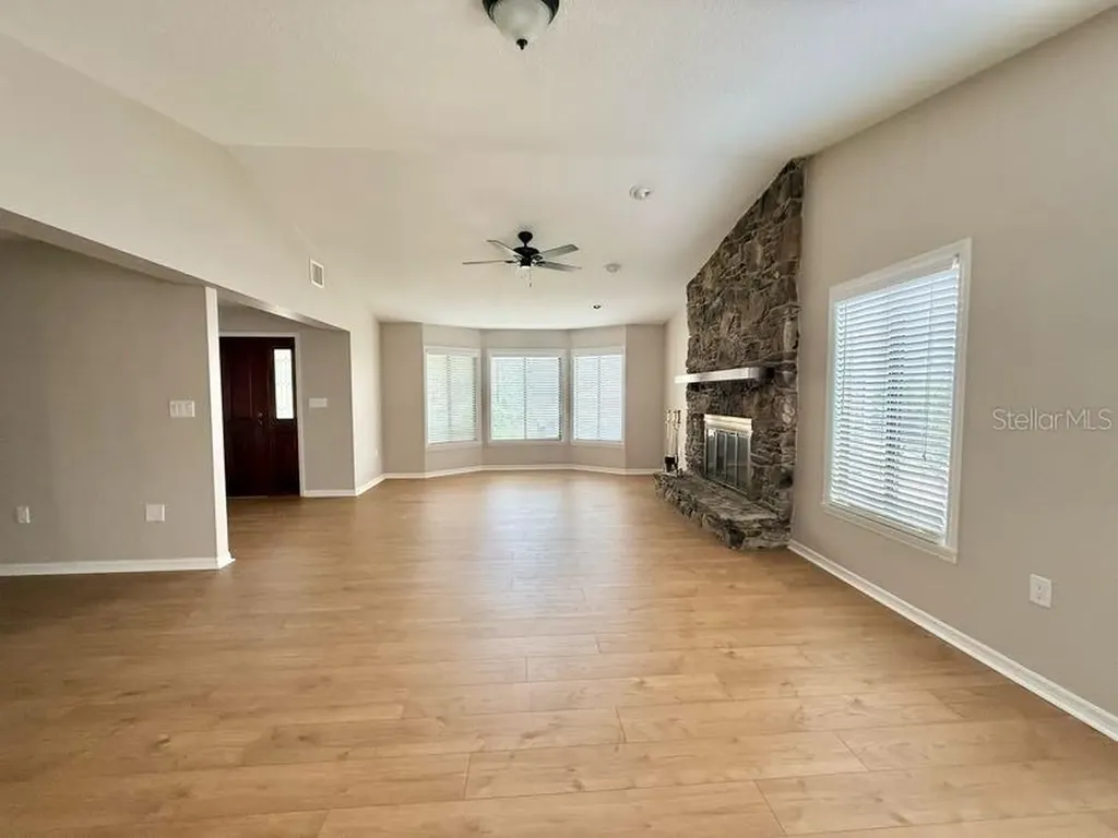 6804 Lake View Drive Yalaha FL 34797