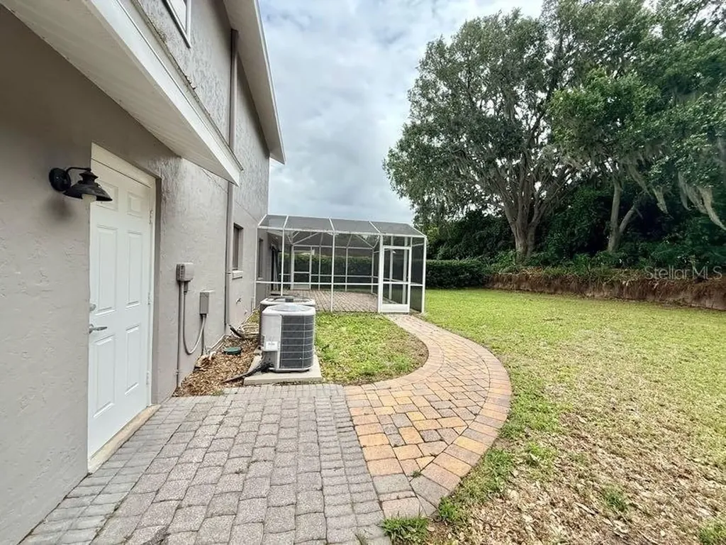 6804 Lake View Drive Yalaha FL 34797