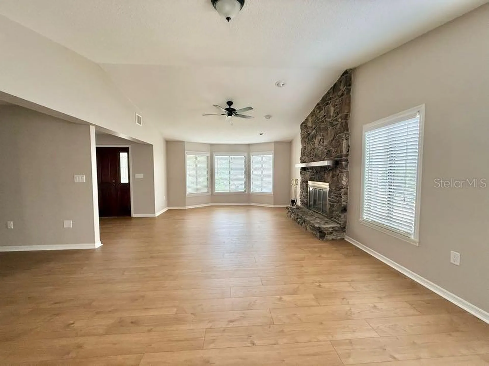 6804 Lake View Drive Yalaha FL 34797