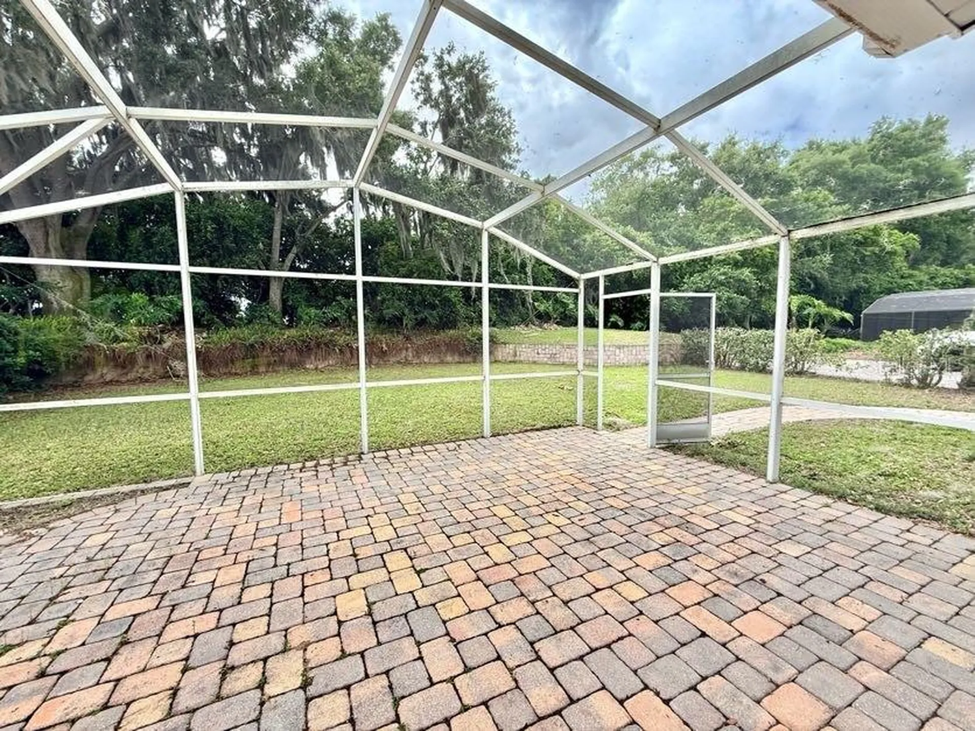 6804 Lake View Drive Yalaha FL 34797
