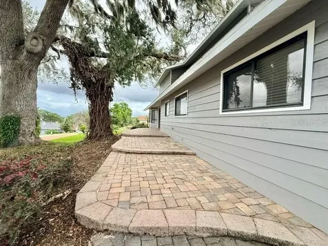 6804 Lake View Drive Yalaha FL 34797
