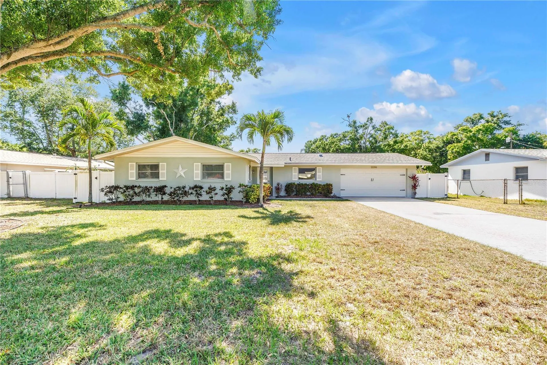 12096 Oak Street Largo FL 33774