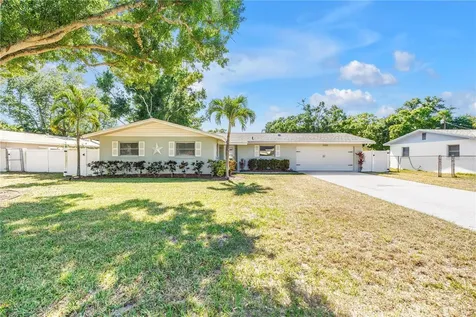 12096 Oak Street Largo FL 33774