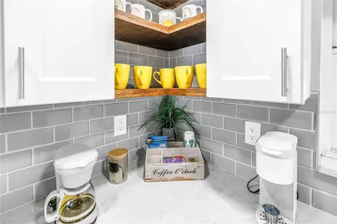 12096 Oak Street Largo FL 33774