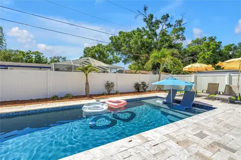 12096 Oak Street Largo FL 33774