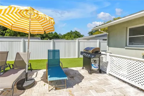 12096 Oak Street Largo FL 33774