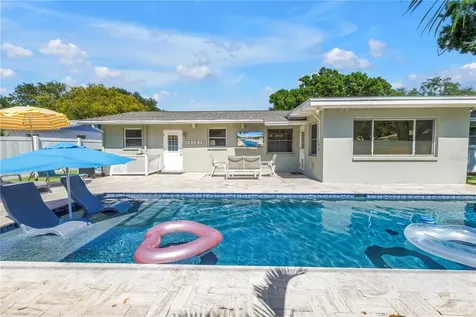12096 Oak Street Largo FL 33774