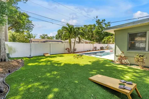 12096 Oak Street Largo FL 33774