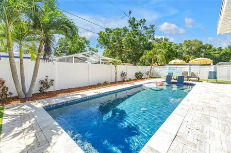 12096 Oak Street Largo FL 33774