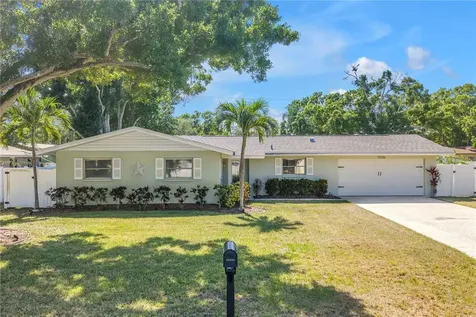 12096 Oak Street Largo FL 33774