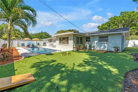 12096 Oak Street Largo FL 33774