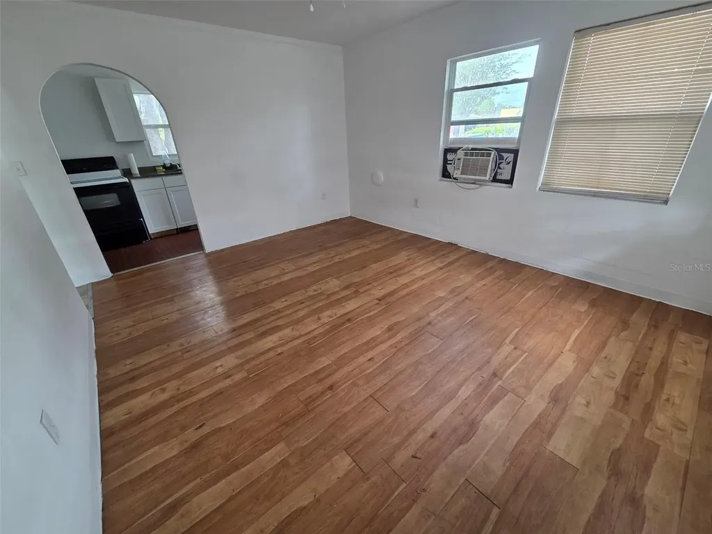 5206 7 Th Street Zephyrhills FL 33542