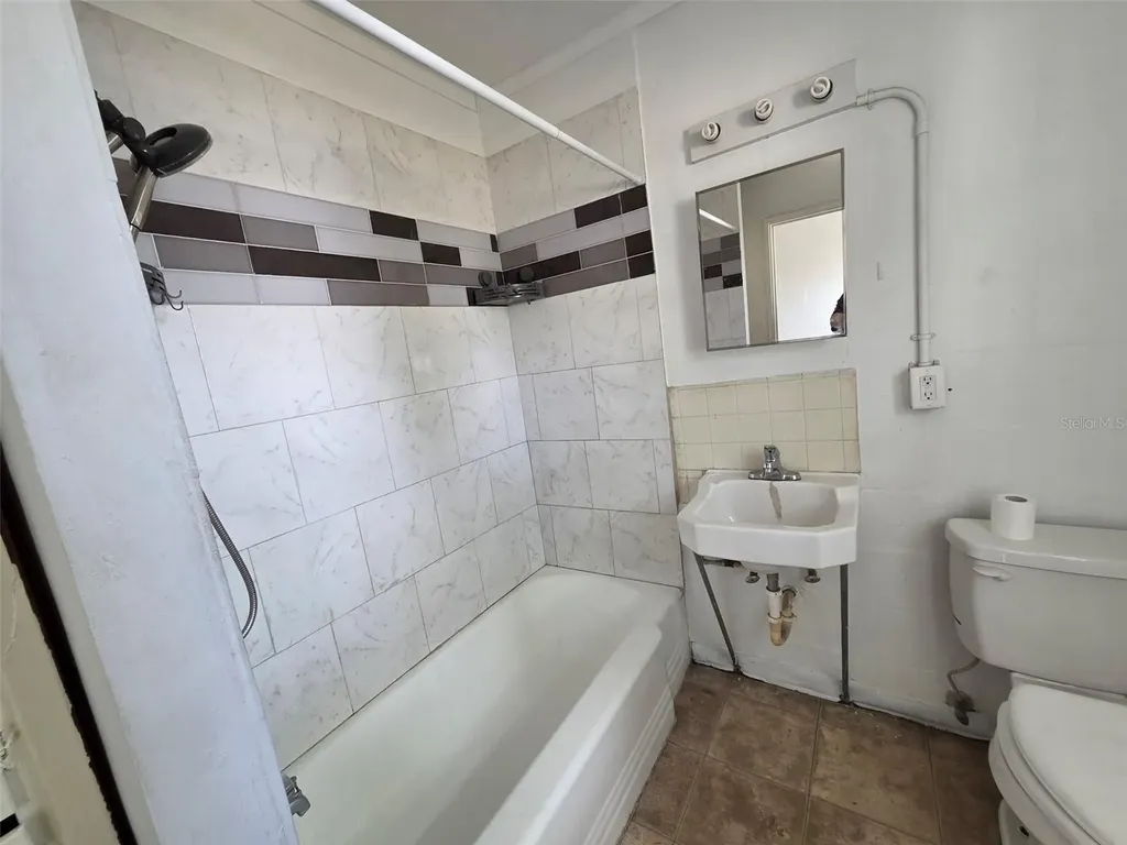 5206 7 Th Street Zephyrhills FL 33542