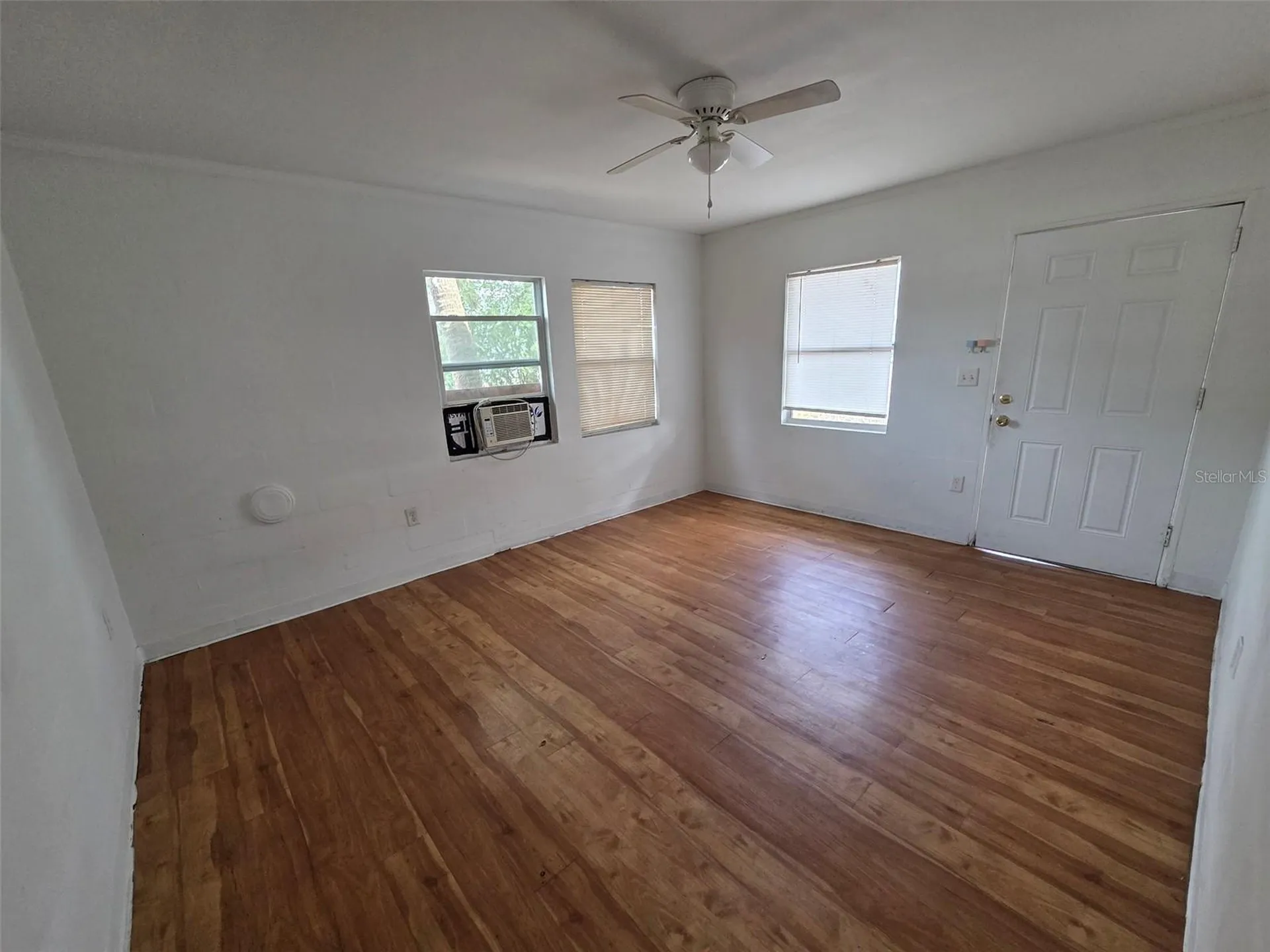 5206 7 Th Street Zephyrhills FL 33542