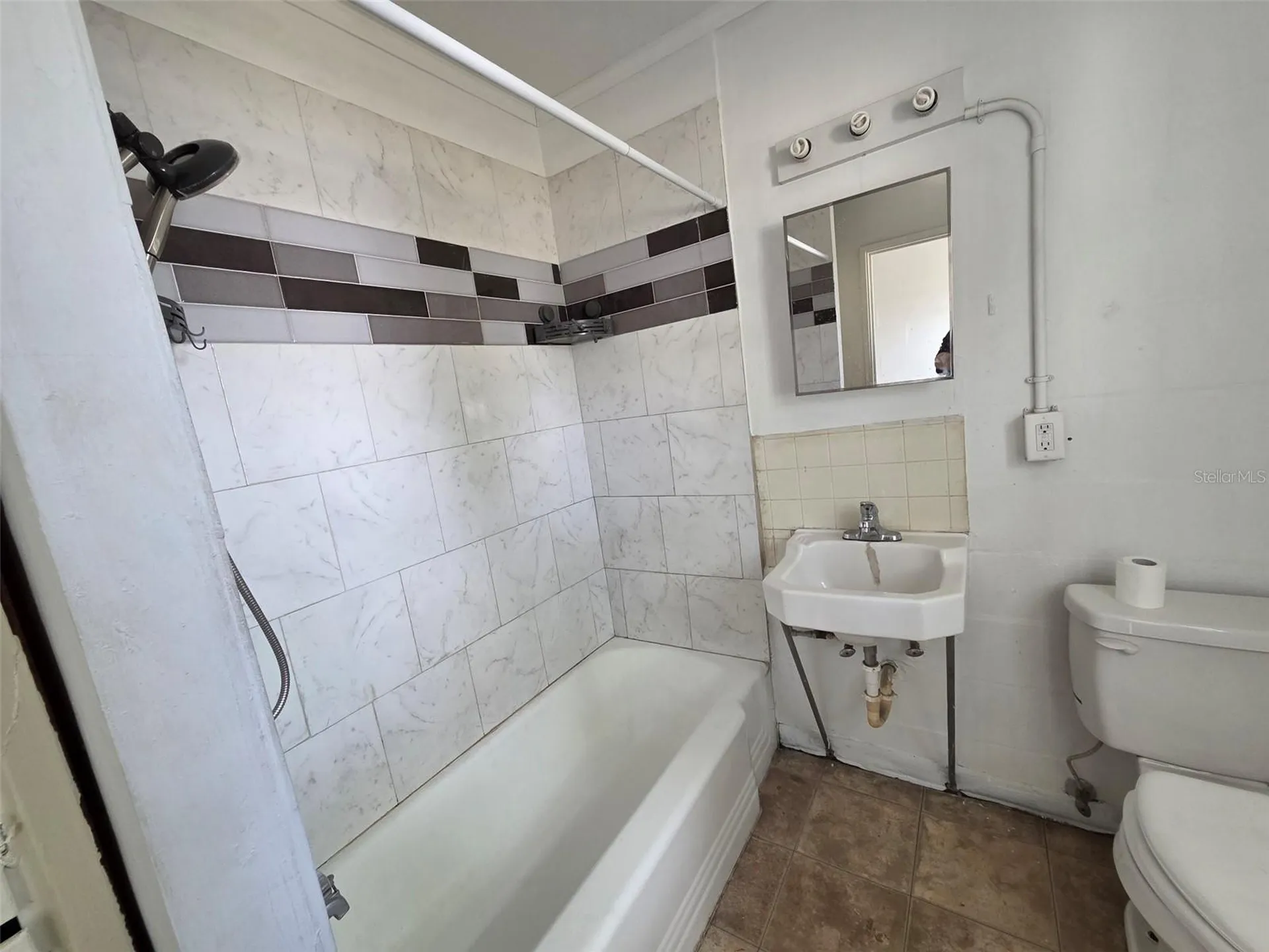 5206 7 Th Street Zephyrhills FL 33542
