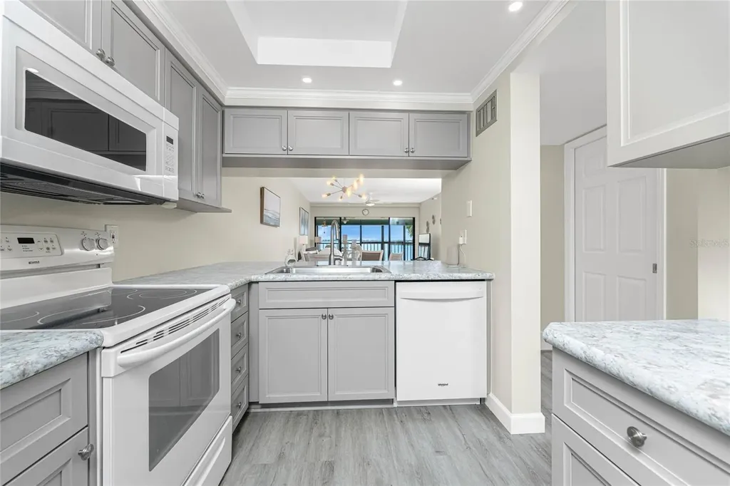 1551 Beach Road Englewood FL 34223